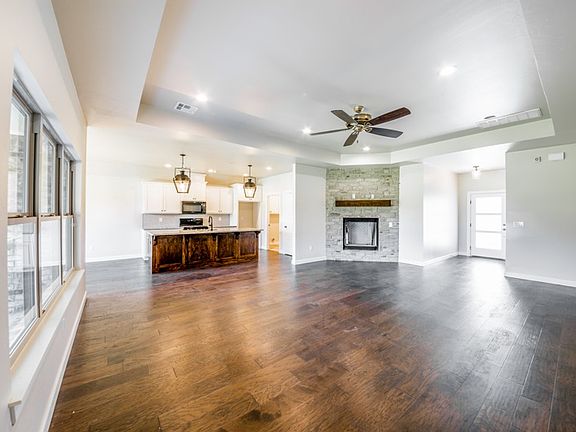 4th image of 6705 Campbell St