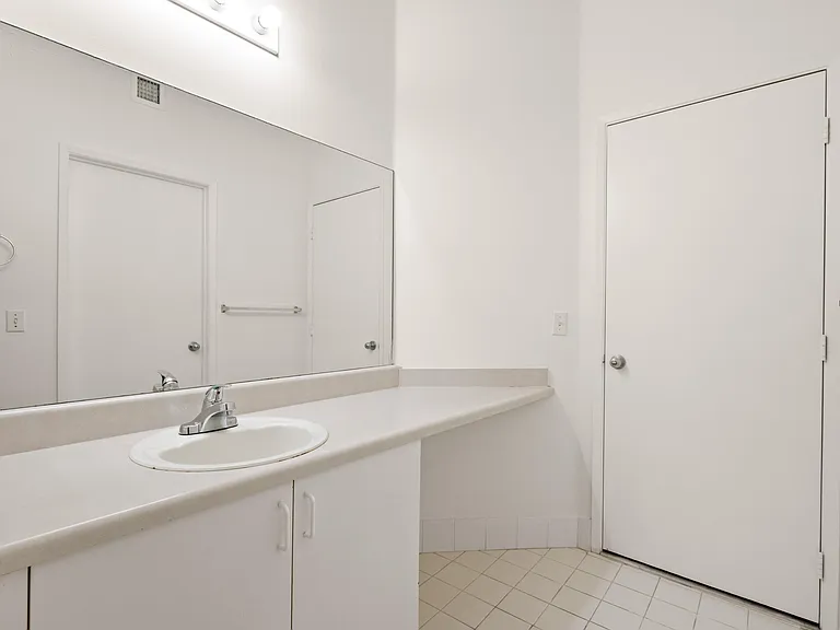 6960 SW 39th St #E205 — Photo 19