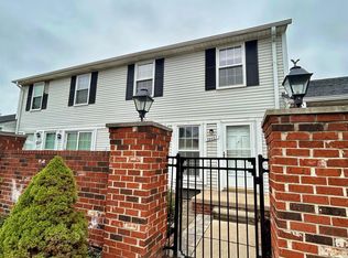 39487 Heatherheath Dr, Clinton Township, MI 48038