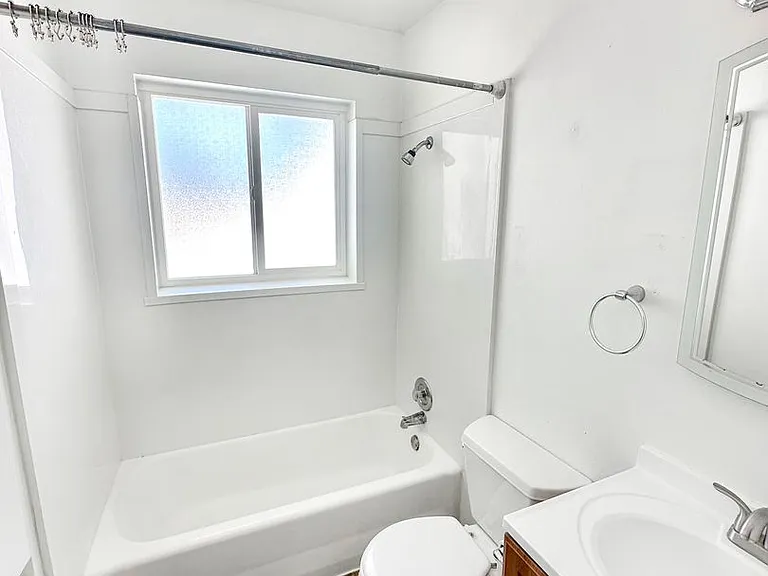 517 N 900 W — Photo 17