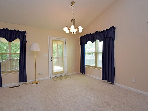 3rd image of 1599 Utah Ct
