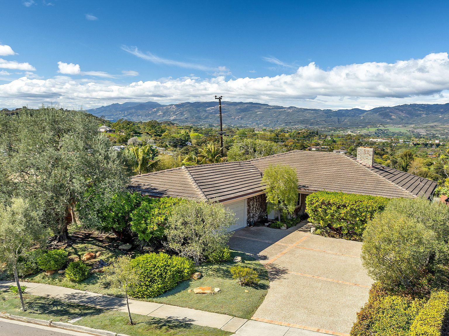 1352 Crestline Dr, Santa Barbara, CA 93105 | Zillow