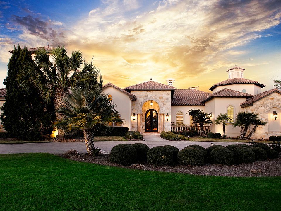 1st image of 610 Bentley Manor