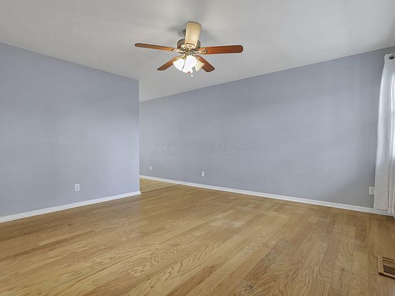 3rd image of 862 Adams Ave