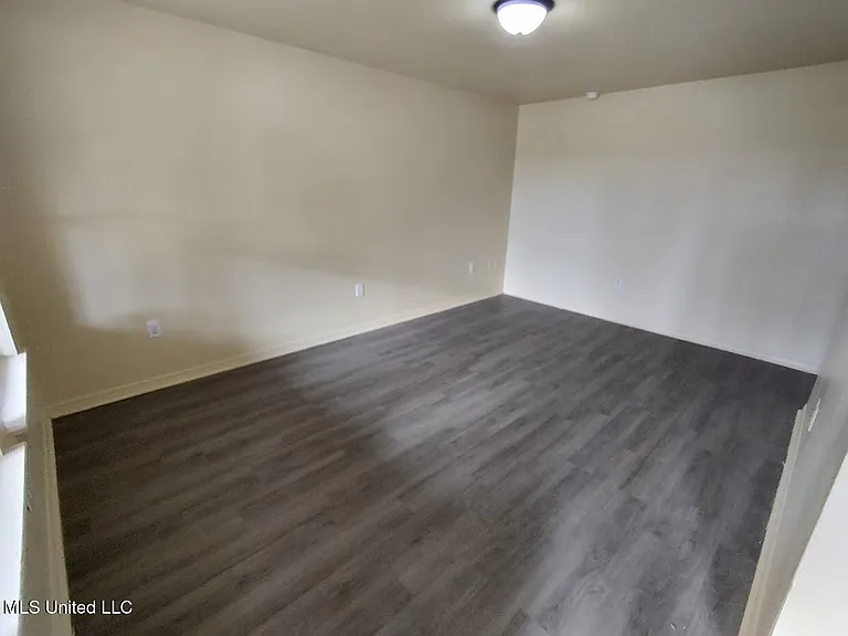 4807 King James Dr — Photo 4