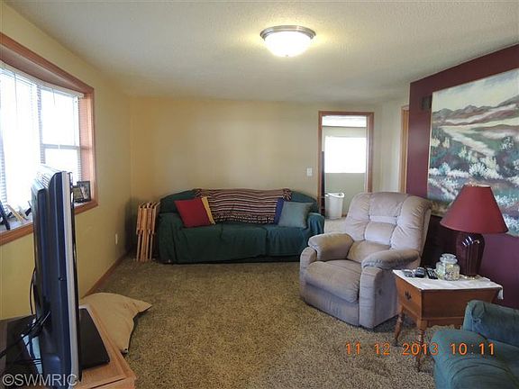 3rd image of 1466 Garfield St