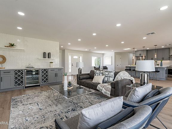 3rd image of 10704 W Tropicana Cir