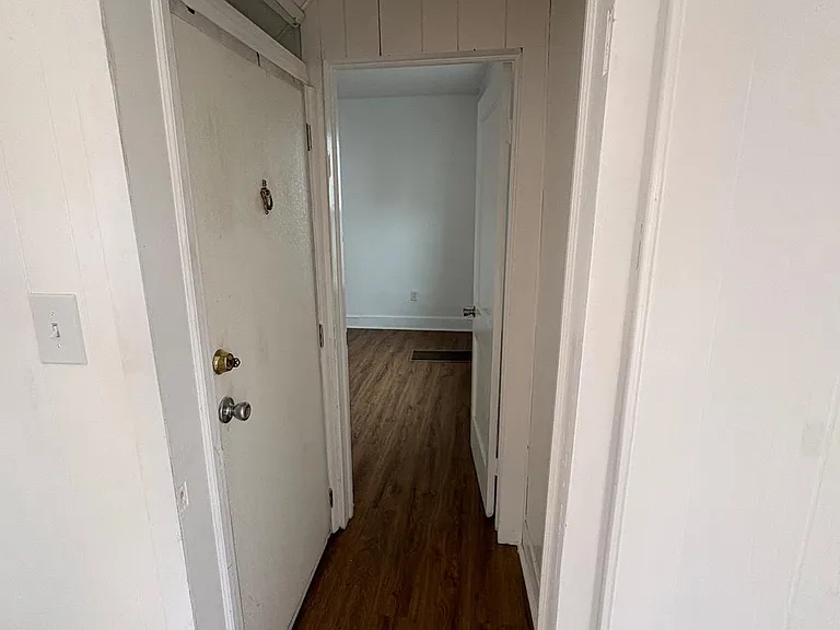 2713 Hammonds Ferry Rd — Photo 17
