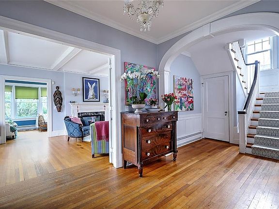 5th image of 1391 Narragansett Blvd