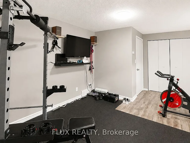 595 3rd St #19 — Photo 26