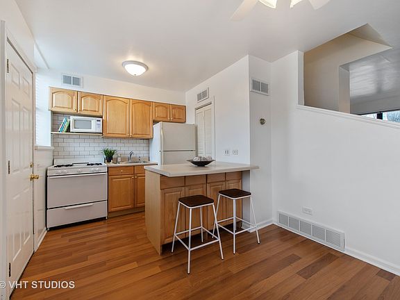4th image of 418 Eberly Ave