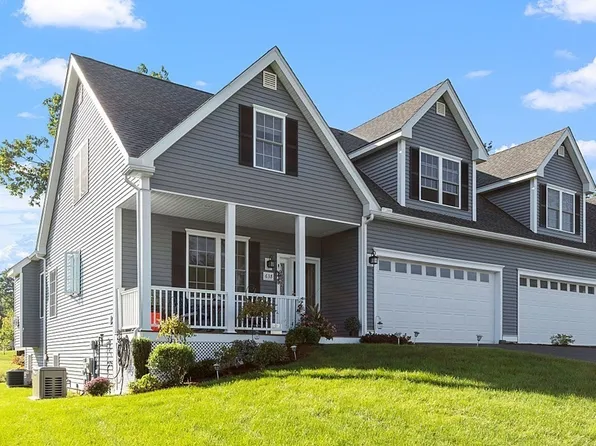 63 Hummingbird Ln #B, Groton, MA 01450