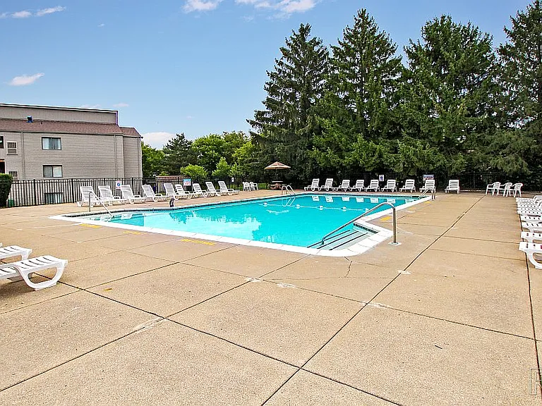 Pine Hill Apartments — Photo 11