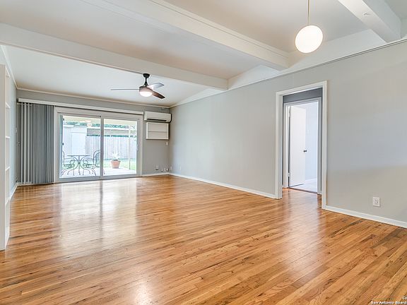 4th image of 246 EMPORIA BLVD