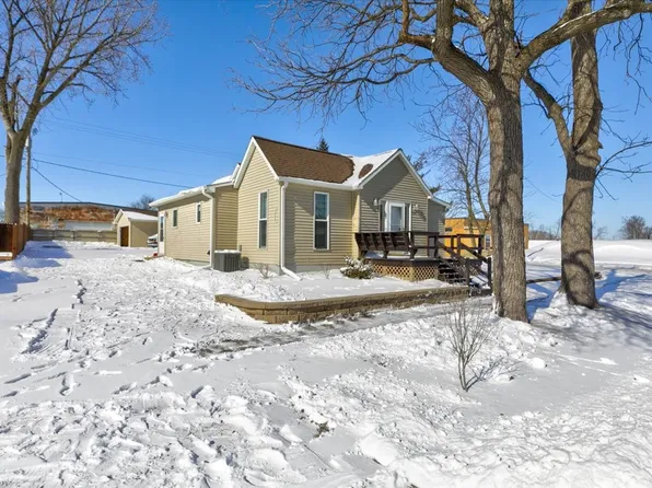 104 Cedar Ave, Woodward, IA 50276