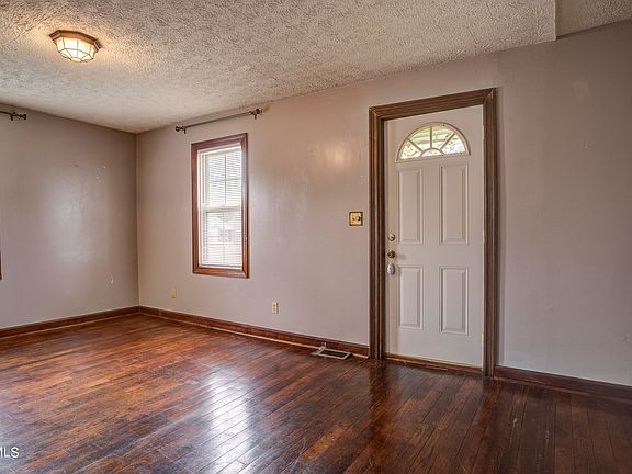 4th image of 1310 E Chilhowie Ave