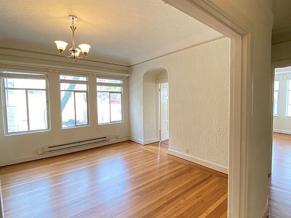 3rd image of 2060 Leavenworth St