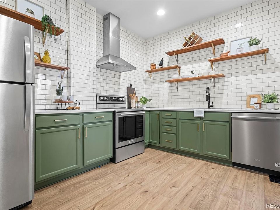 1st image of 912 W 4th Avenue