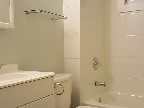 3rd image of 333 Potomac Ave
