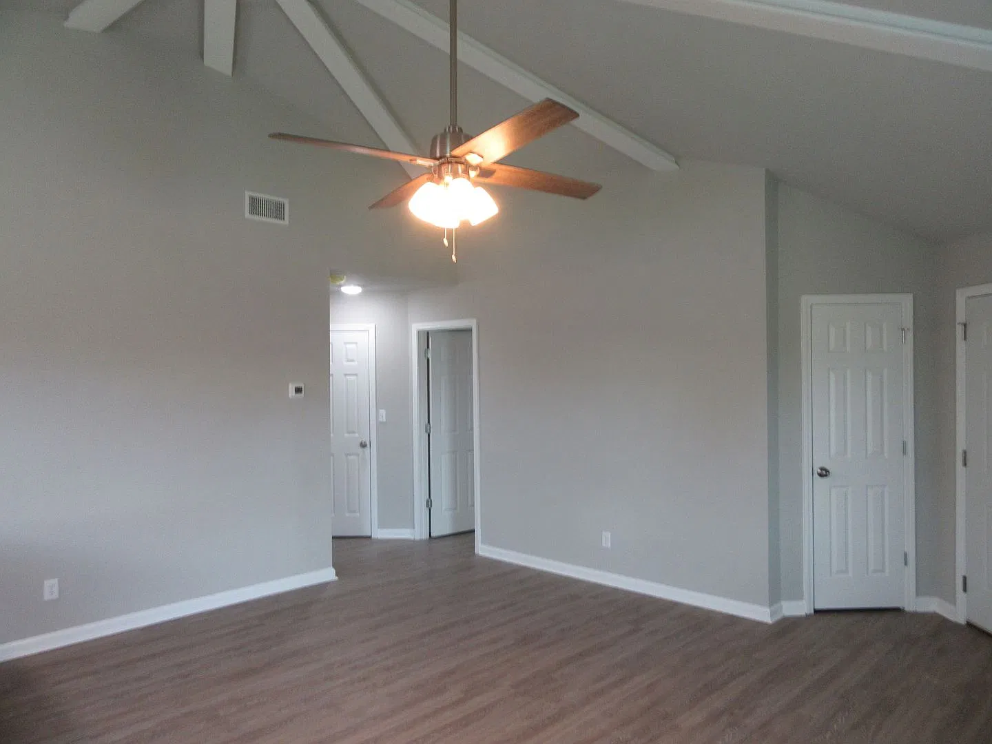 1302 C Grace Ave — Photo 3