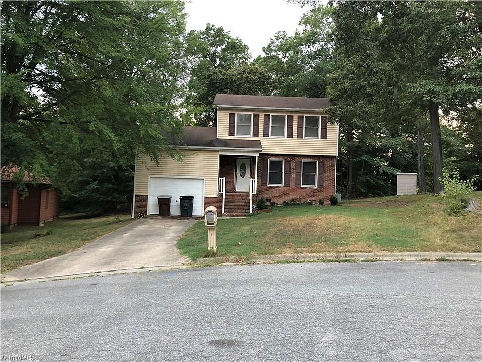 1st image of 8 Esquire Ct