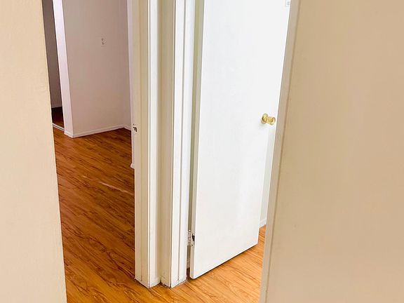 5th image of 5900 Bromley Ave APT 3
