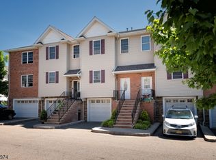 7 Doris Ln, Wallington, NJ 07057