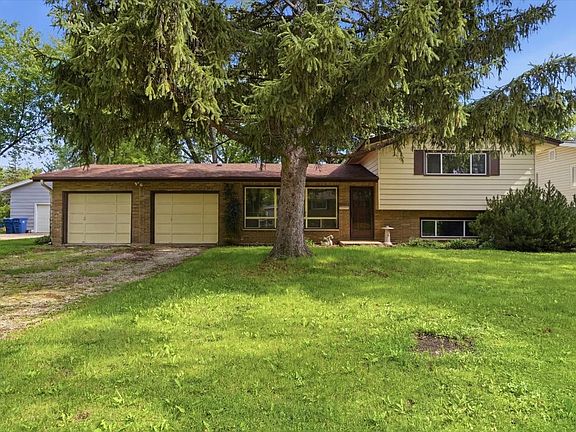 2nd image of 641 Clover Rd