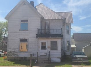 204 S River Park Dr, Guttenberg, IA 52052