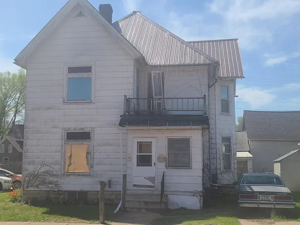 204 S River Park Dr, Guttenberg, IA 52052