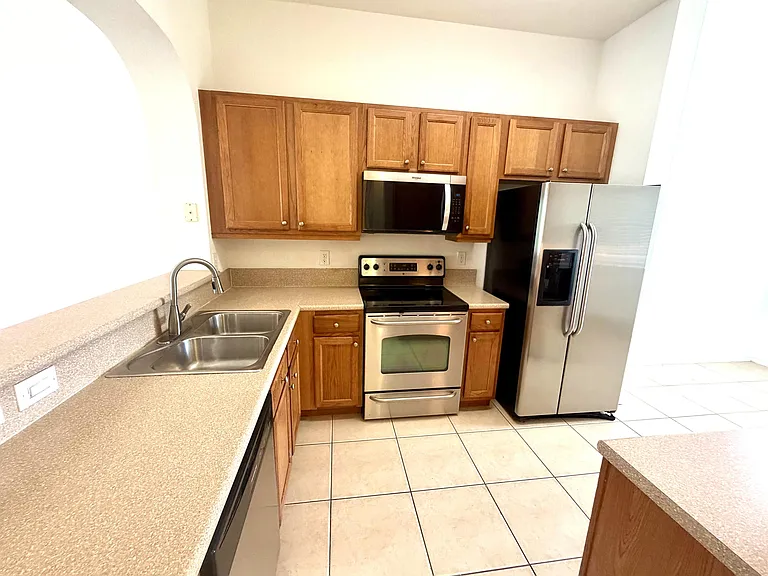 3600 Oaks Clubhouse Dr #309 — Photo 4