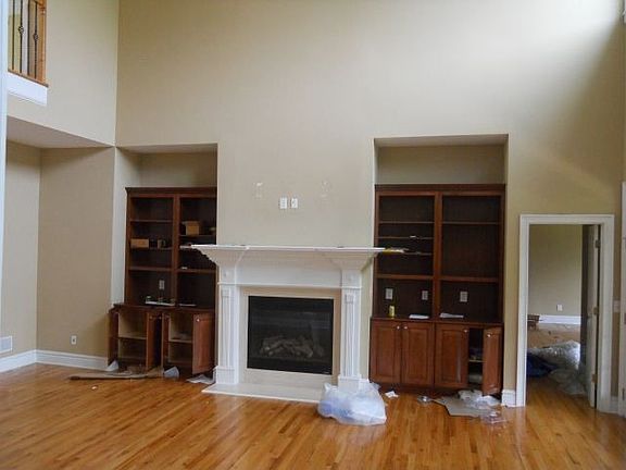 4th image of 6080 Montlake Ave