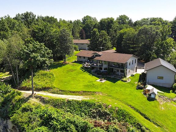 2nd image of 961 Whispering Ln