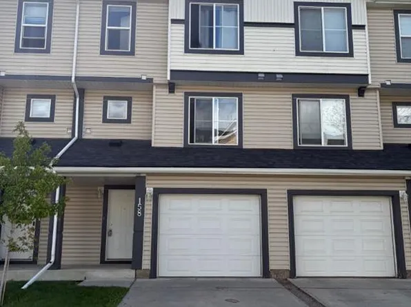 158 E Everhollow Hts SW, Calgary, AB T2Y 5B3