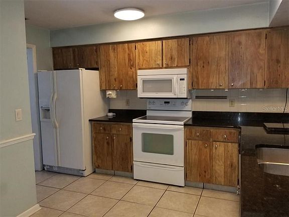4th image of 1726 Greenhill Dr