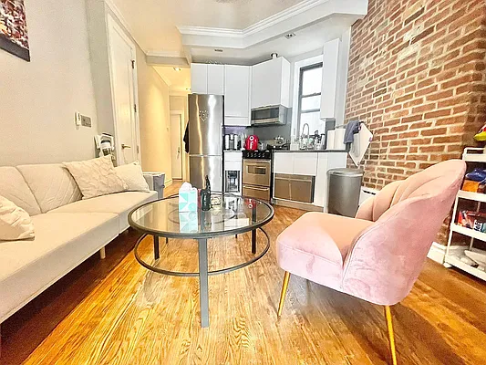 Rented by Century 21 Premier  | media 8