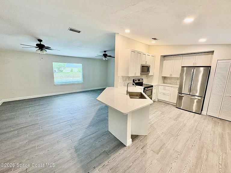 1274 Coral Reef Ave NW — Photo 7