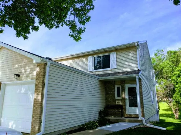 6321 Benjamin Pl, Lincoln, NE 68516