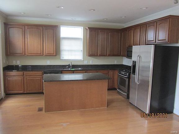 5th image of 7139 Picadilly Ave