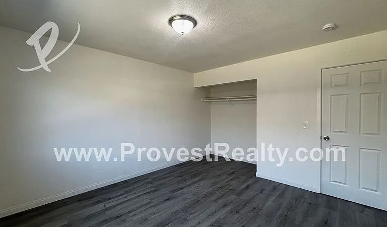 11800 White Ave #7 — Photo 9