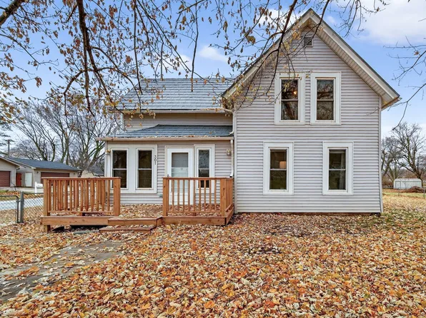 301 Sycamore St, Cambridge, IA 50046