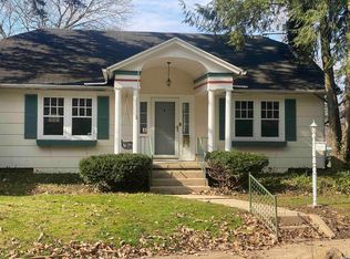 1225 Hillcrest Rd, South Bend, IN 46617