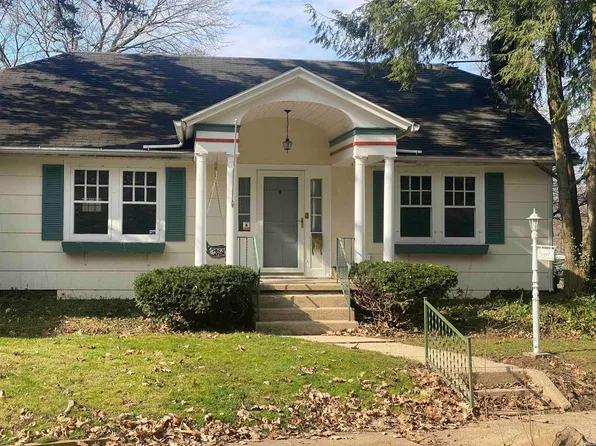 1225 Hillcrest Rd, South Bend, IN 46617