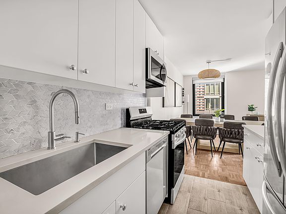 3rd image of 1623 3rd Ave APT 18D