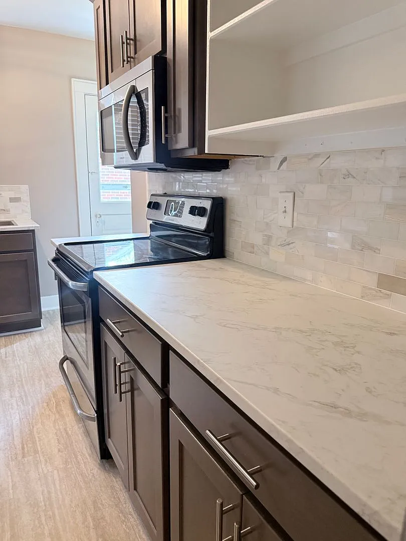 1410 Calvin Avenue — Photo 4