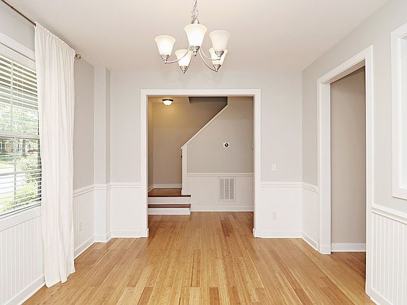 3rd image of 357 Westfield Rd