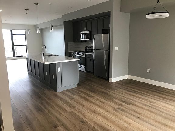 2nd image of 400 Ortiz Ave