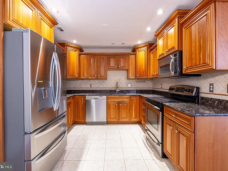 22 Stone Manor Ct #22 — Photo 9