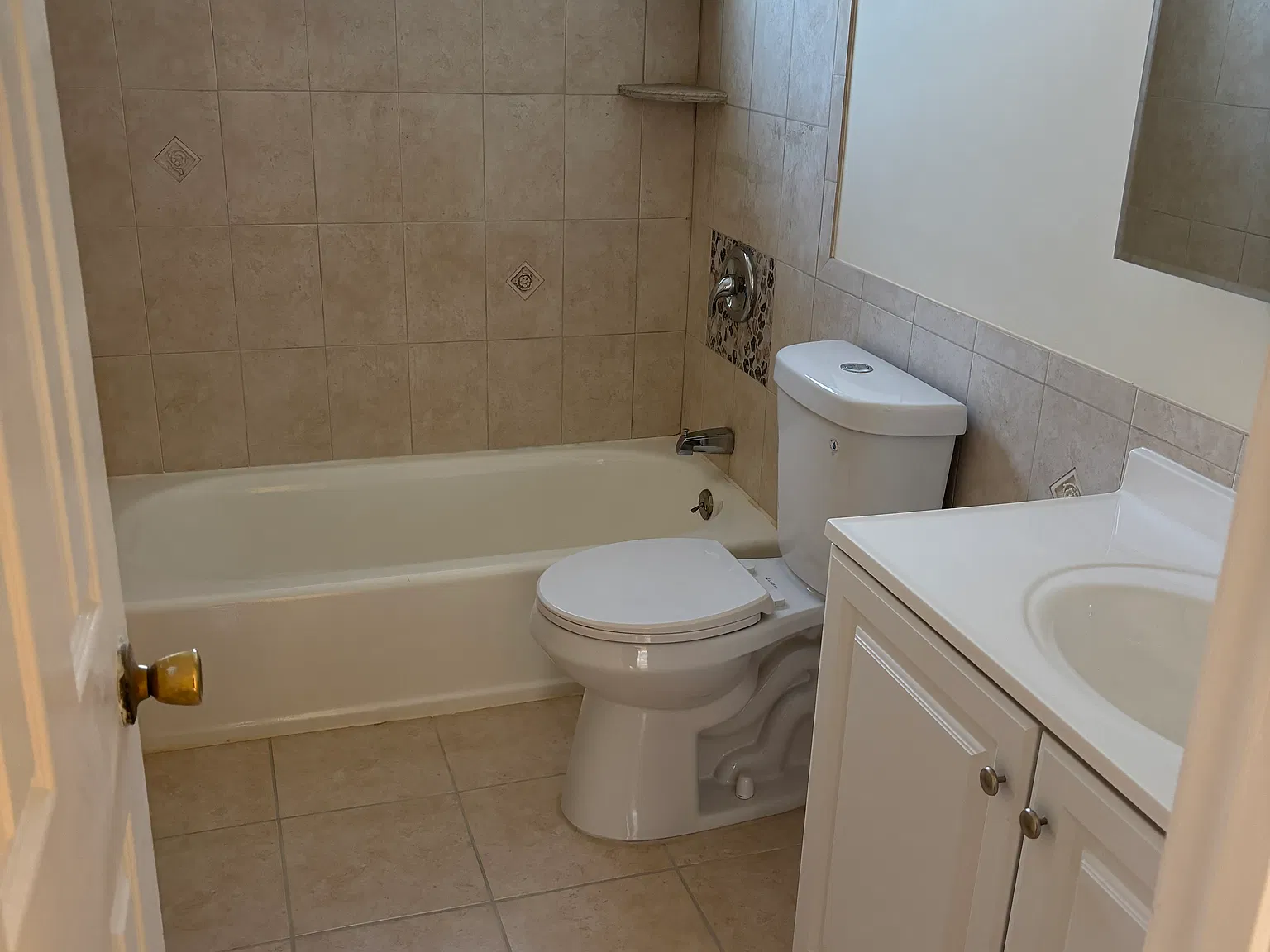 1 bed, 1.5 bath, $1,200 — Photo 1
