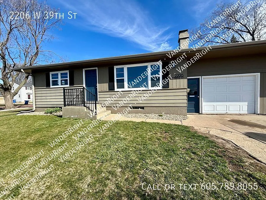 Building Photo - 2206 W 39th St